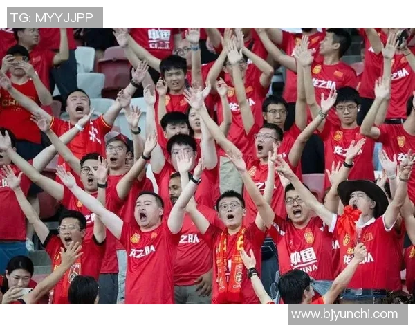 中意传奇足球明星赛盛大开幕球迷共庆足球文化的辉煌与激情