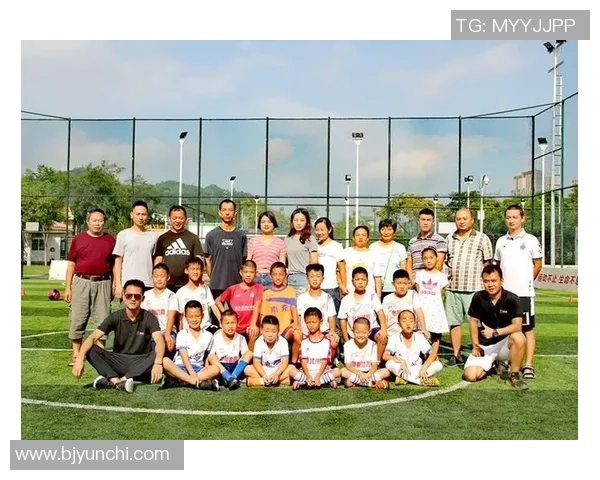 青少年足球运动对身心健康和团队合作能力的积极影响探讨